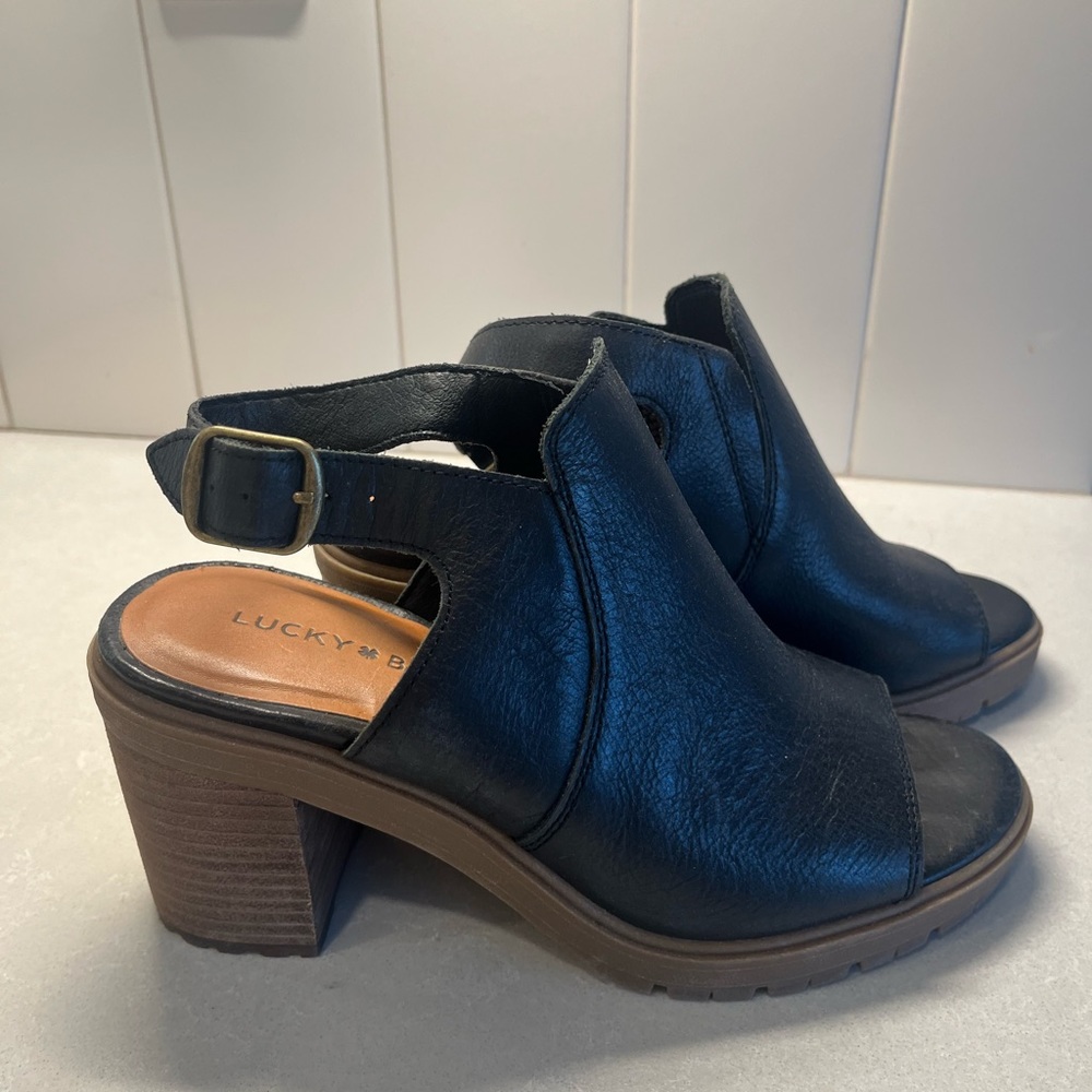 Lucky Brand Platform Wedges in black leather with open-toe and rubber soal